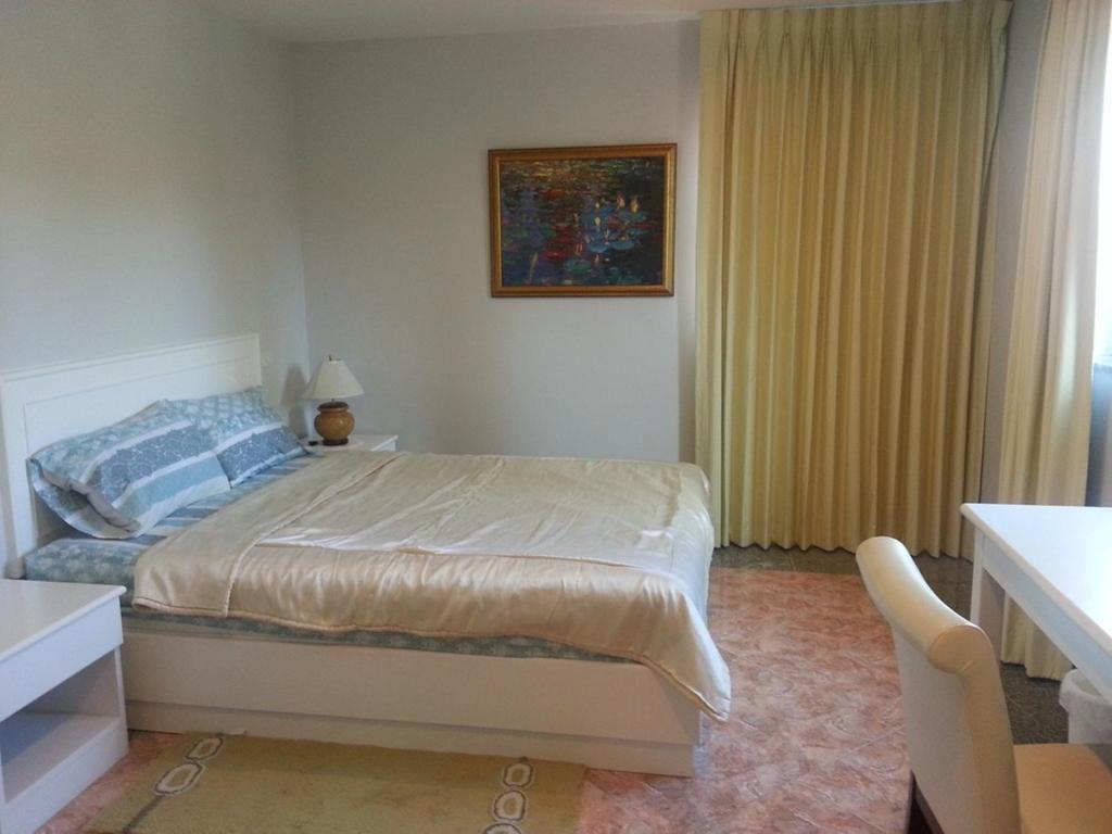 Yiasu Bed And Breakfast Патая Екстериор снимка